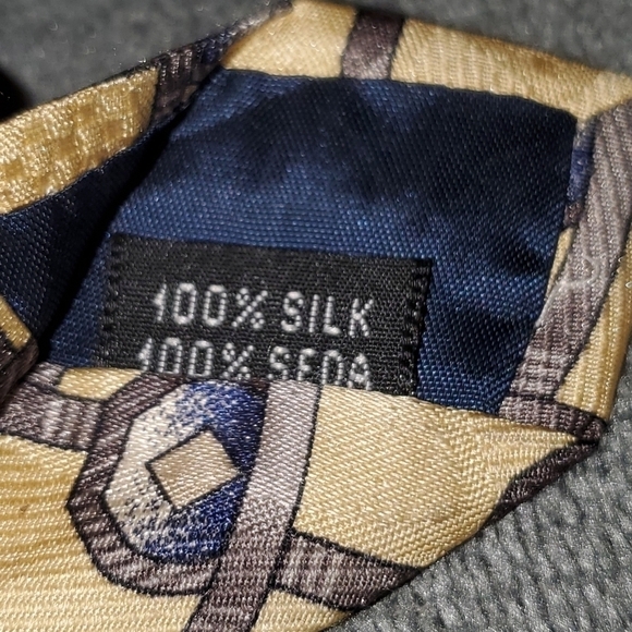 NWOT Yellow/Gold & Grey Patterned Necktie - Picture 4 of 4